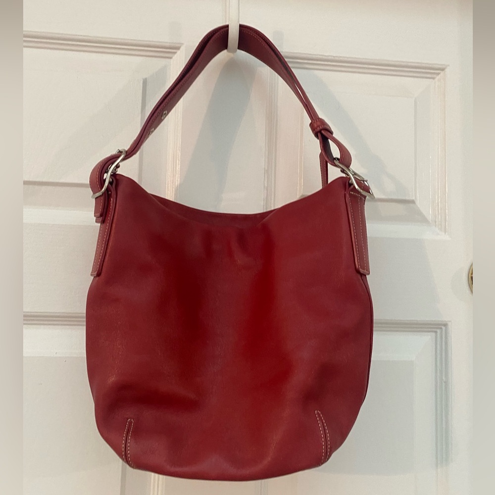 Gorgeous Coach Red Leather Soho Bucket Shoulder Bag - Picture 6 of 12